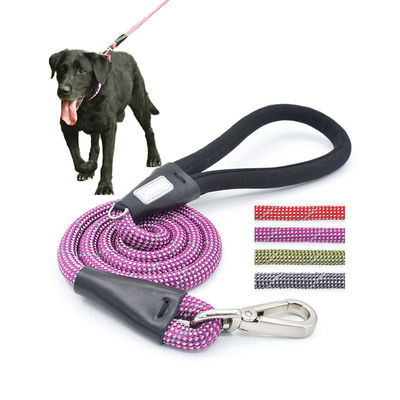 ピンクの犬 歩行リード 色とりどりのペット 歩行 走行 ナイロン スリップ リード ダブルロープ