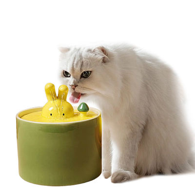 犬用水鉢 飲み物 ディスペンサー 丸い 自動 ペット用 噴水 猫や犬 あらゆるサイズ